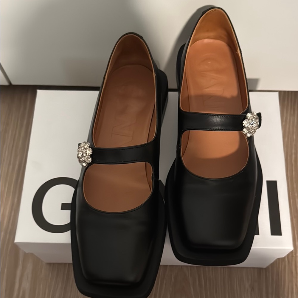 GANNI Black Leather Classic Mary Jane Ballerinas - Picture 5 of 11